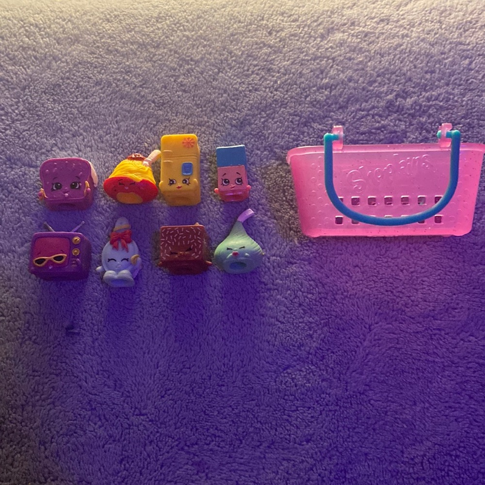 Shopkins 8 pc + basket
